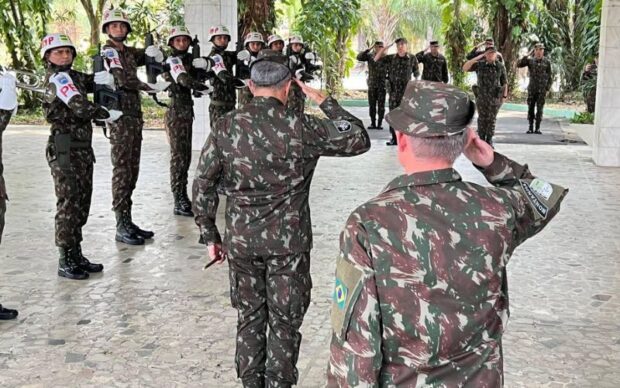 Comandante Do Ex Rcito Viaja Para Amaz Nia Para Inspecionar Comando