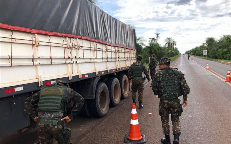 Segurança pública nas fronteiras: Atribuições subsidiárias do exército  brasileiro no combate aos crimes transfronteiriç - umlivro