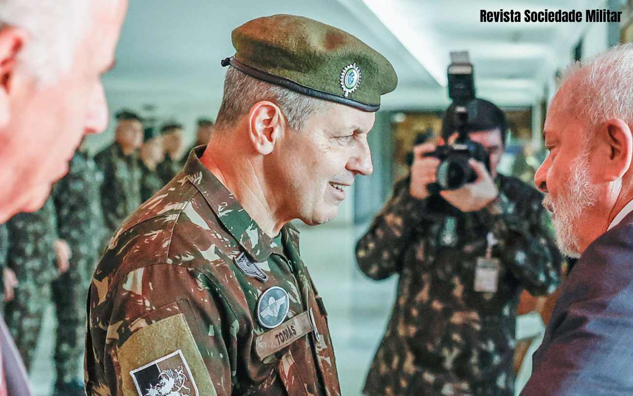 VIDEO) Comandante do Exército envia comunicado a todos os militares da  força - Revista Sociedade Militar