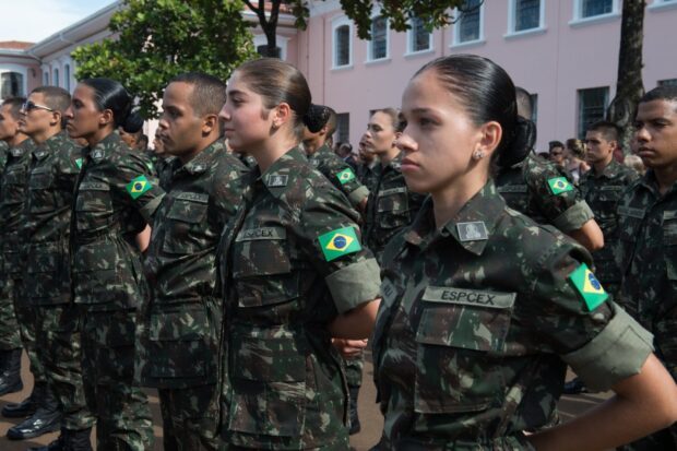 Exército Brasileiro 🇧🇷 on X: Quer saber mais sobre a jornada das mulheres  no Exército? No EBlog de hoje, o texto Comunicação e inspiração: a  valorização das jornadas das mulheres pioneiras une