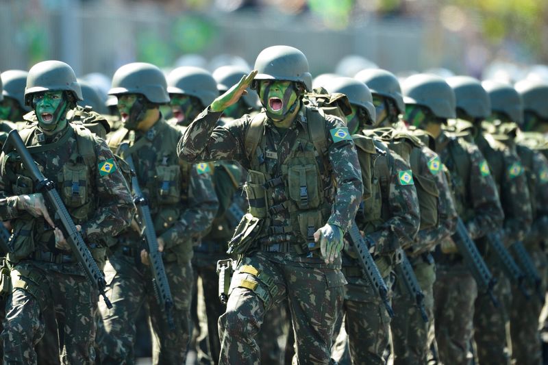 VIDEO) Comandante do Exército envia comunicado a todos os militares da  força - Revista Sociedade Militar