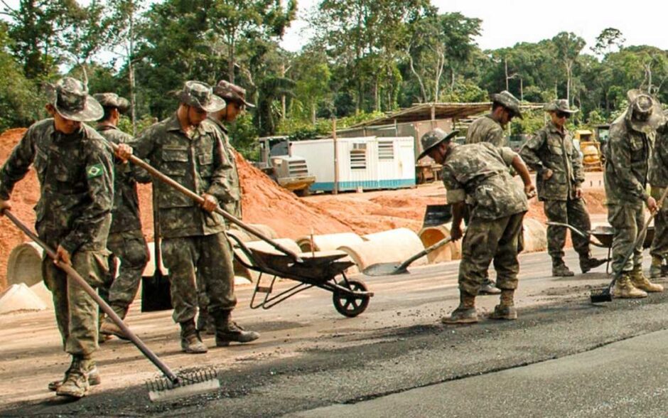 Exército Brasileiro Poderá Limpar Sarjetas Pintar Meio Fio E Ainda