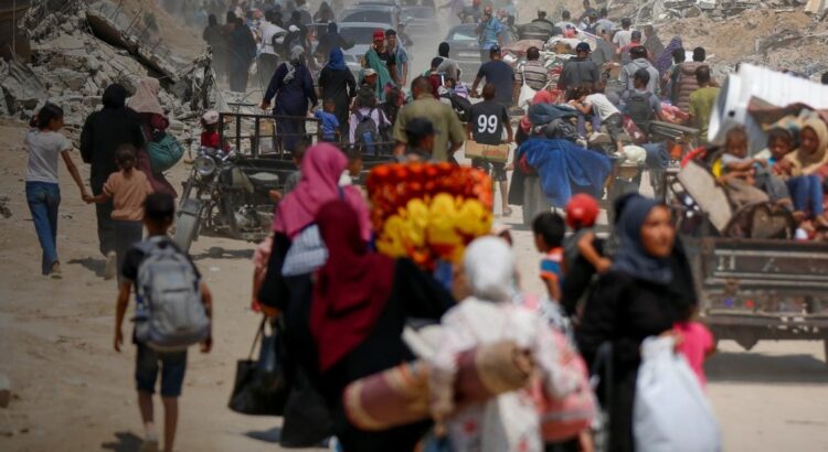 Mais uma ordem de evacuação emitida em Gaza. O hospital Nasser enfrenta um novo fluxo de vítimas em massa, em meio a falta de unidades de sangue, suprimentos médicos e leitos. Foto: Escritório das Nações Unidas para a Coordenação de Assuntos Humanitários / Reprodução