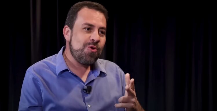 Guilherme Boulos e a linguagem neutra no Hino Nacional: uma polêmica que reacende debates sobre inclusão. Foto: Reprodução / UOL