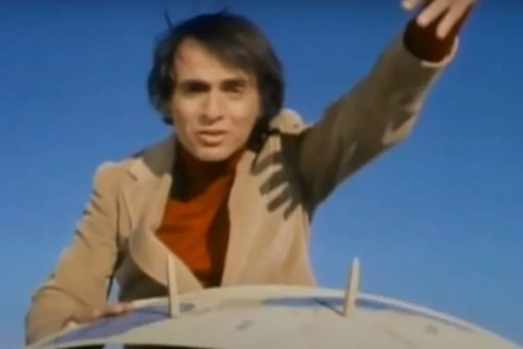 Carl Sagan provaria que a Terra é redonda em segundos – mas será que alguém ainda acredita? Foto: Reprodução / Youtube