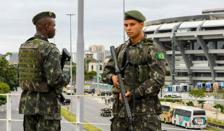 militares do exército durante as olimpiadas no rio de janeiro