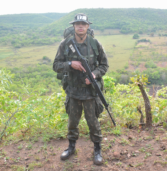 Superando limites: a incrível carreira militar de Jeliton Araújo servindo o Brasil.